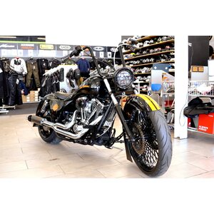 Harley-Davidson ROAD KING (FLHRI)