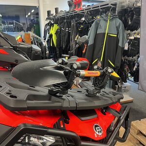 CFMOTO aseteline & työkaluteline pikakiinnityksellä